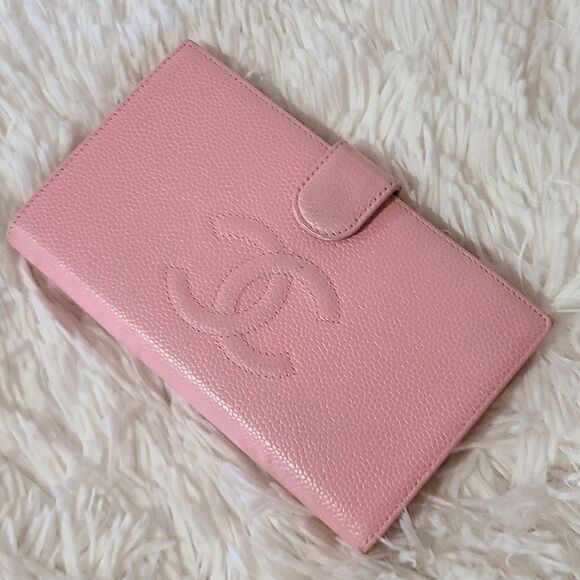 💯 Authentic Chanel Caviar Wallet 🍀 - Picture 1 of 15